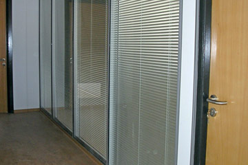 Office Partitions - Glass with Blinds 